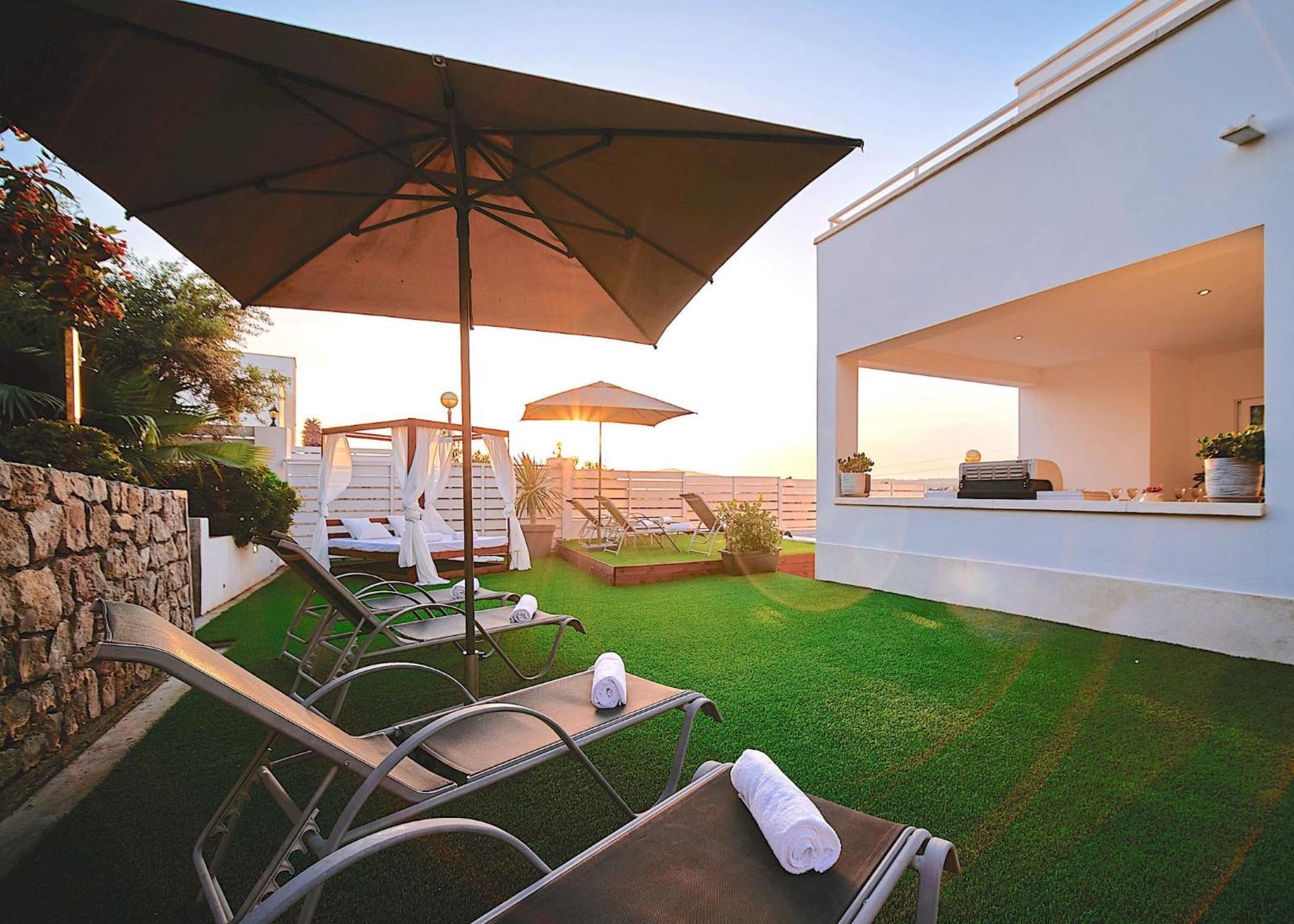 Villa Romeo 2Km From Ibiza Town And 1Km From Talamanca Beach Santa Eularia des Riu Zewnętrze zdjęcie